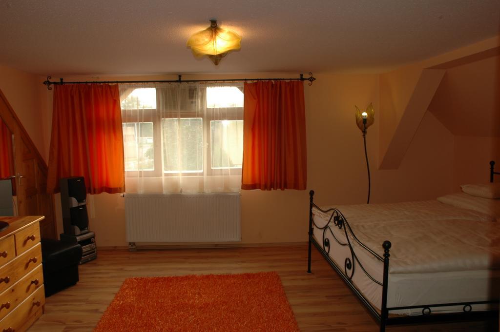 Alom Kucko Apartman Zalaegerszeg Pokój zdjęcie