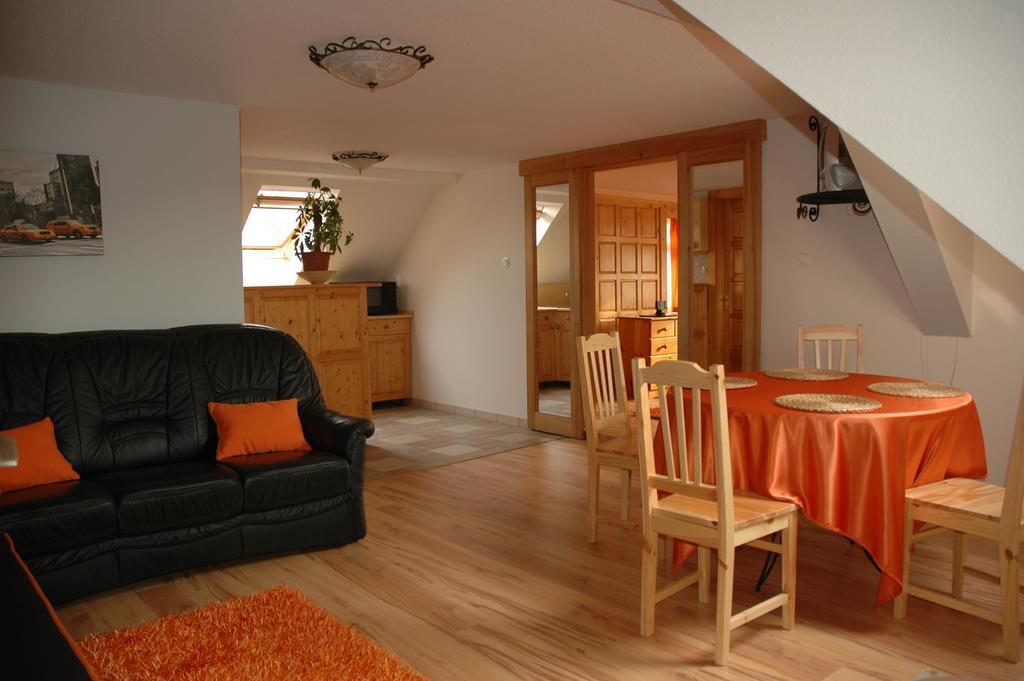 Alom Kucko Apartman Zalaegerszeg Pokój zdjęcie